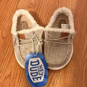 Size 8 Toddler Brand new Hey Dude Light Beige Knit with Fleece Lining